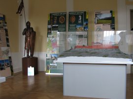 Ausstellung im Schloss Ballenstedt, Albrecht der Bär und Burg Anhalt