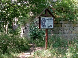 Bergfried, Kernburg südlicher Hof